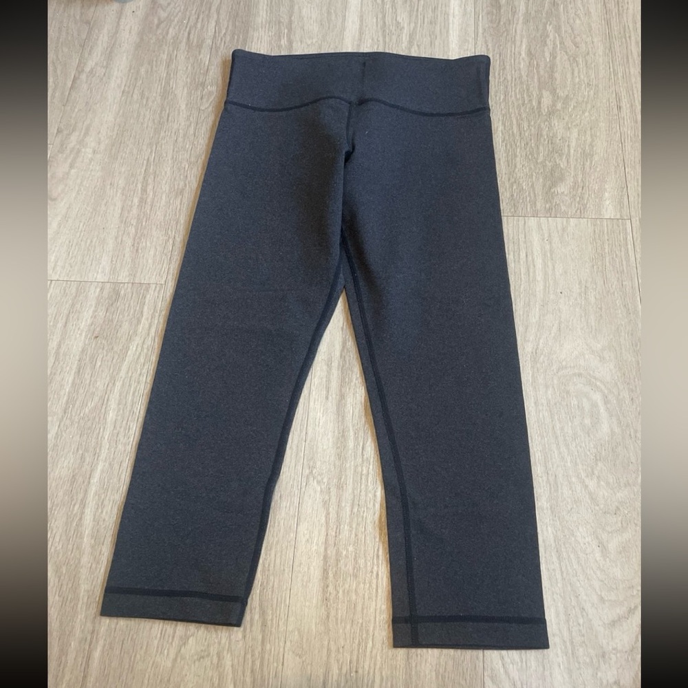lululemon athletica Black Cropped Leggings